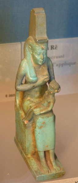 Dea Iside che allatta Horus